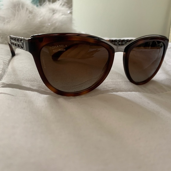 CHANEL Brown Tortoise Pearl Logo CC Cat-Eye Sunglasses 5339-H